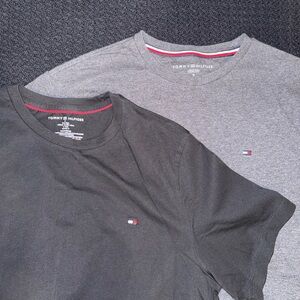 Tommy Hilfiger Men's Short Sleeve Tees in Gray and Black